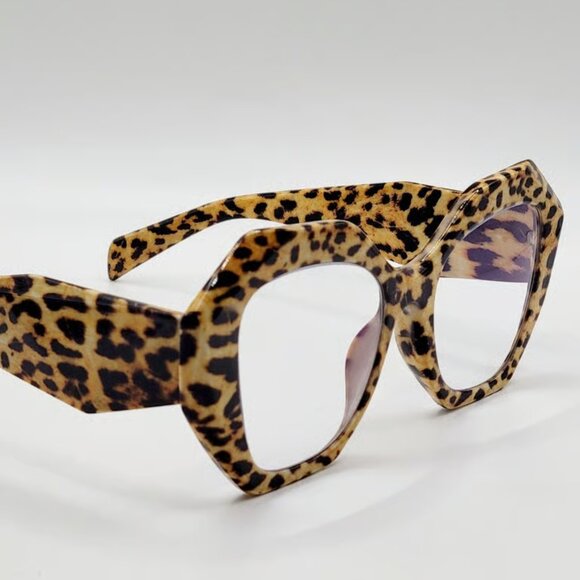 Wild Pair (readers) - Picture 2 of 4